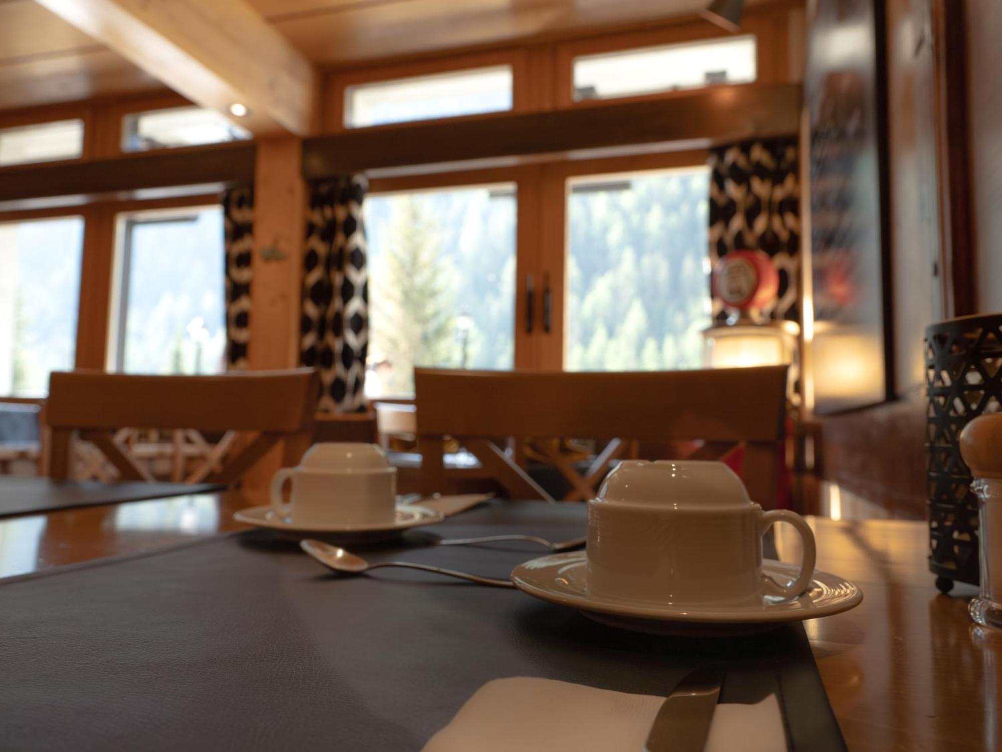 Hotel Cristal - Swiss Riders Lodge Grimentz Zewnętrze zdjęcie